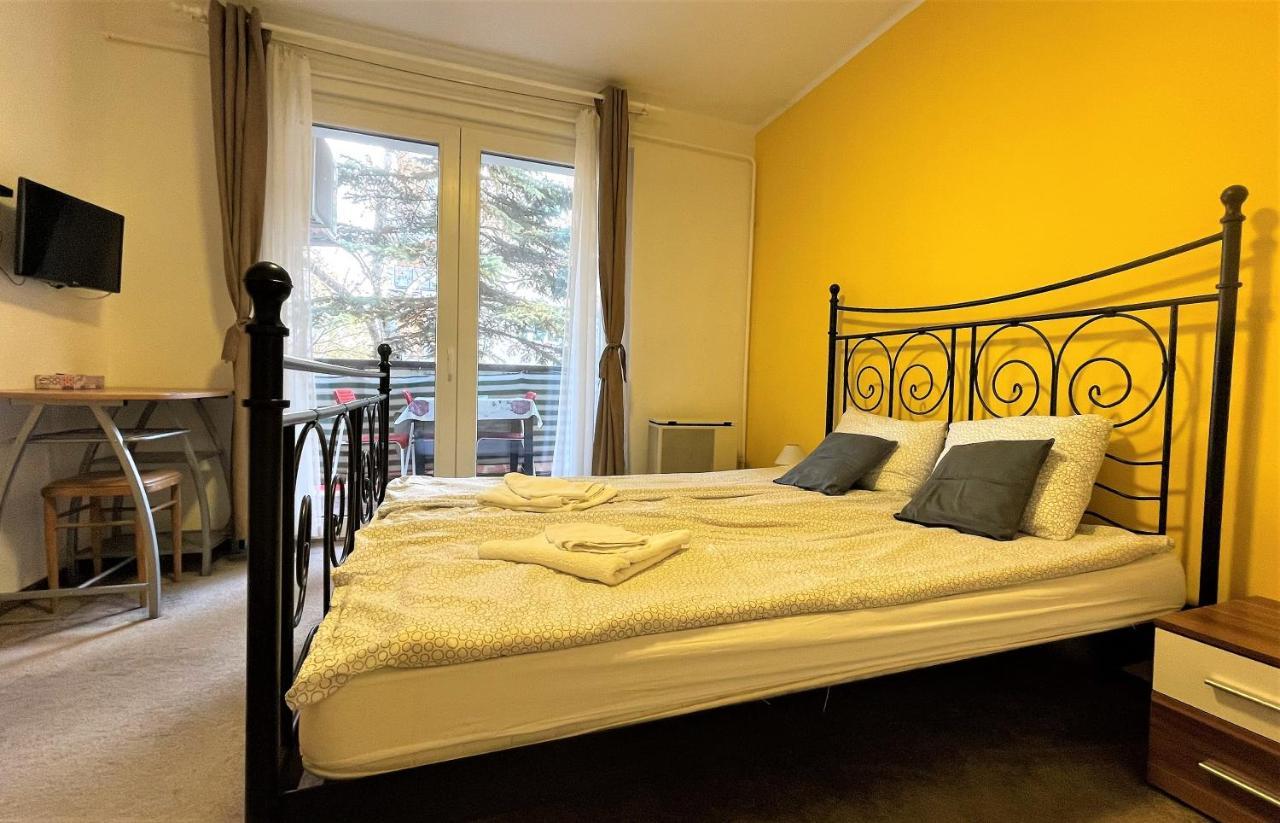 Evi Apartman Еґер Екстер'єр фото