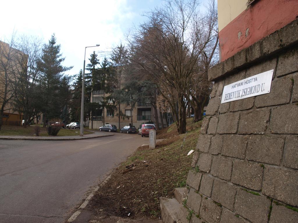 Evi Apartman Еґер Екстер'єр фото