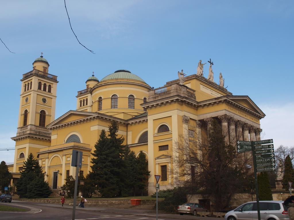 Evi Apartman Еґер Екстер'єр фото
